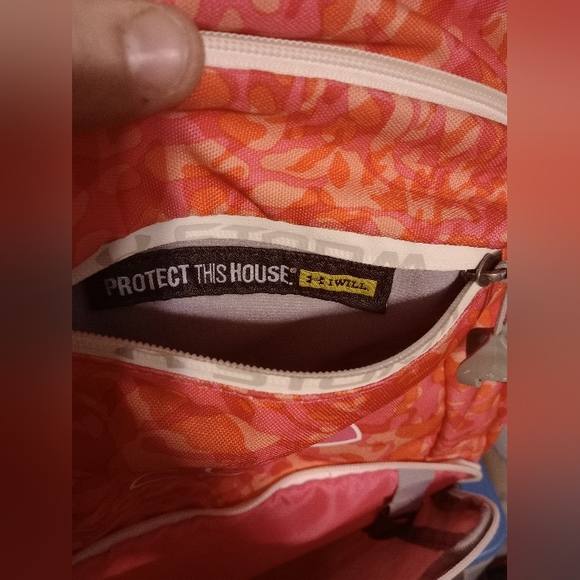 PINK CAMO UNDER ARMOUR BACKPACK - Picture 5 of 7